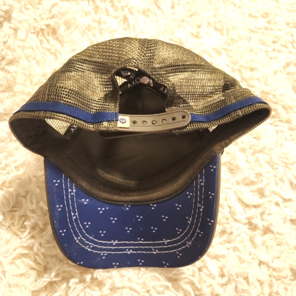 Roxy -- adjustable baseball cap - Picture 2 of 2